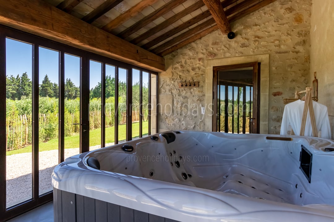 80 - Mas des Pommiers: Villa: Exterior