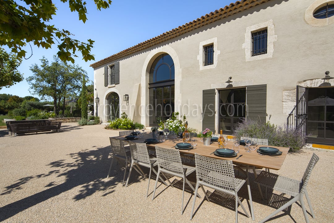 12 - Mas du Paradis: Villa: Exterior
