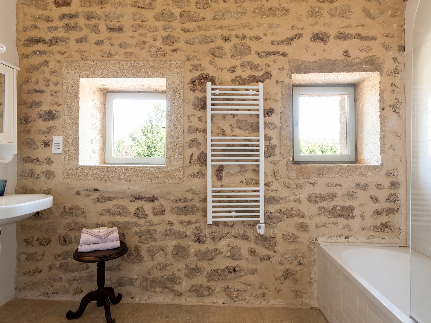 53 - Mas Pont-du-Gard: Villa: Bathroom