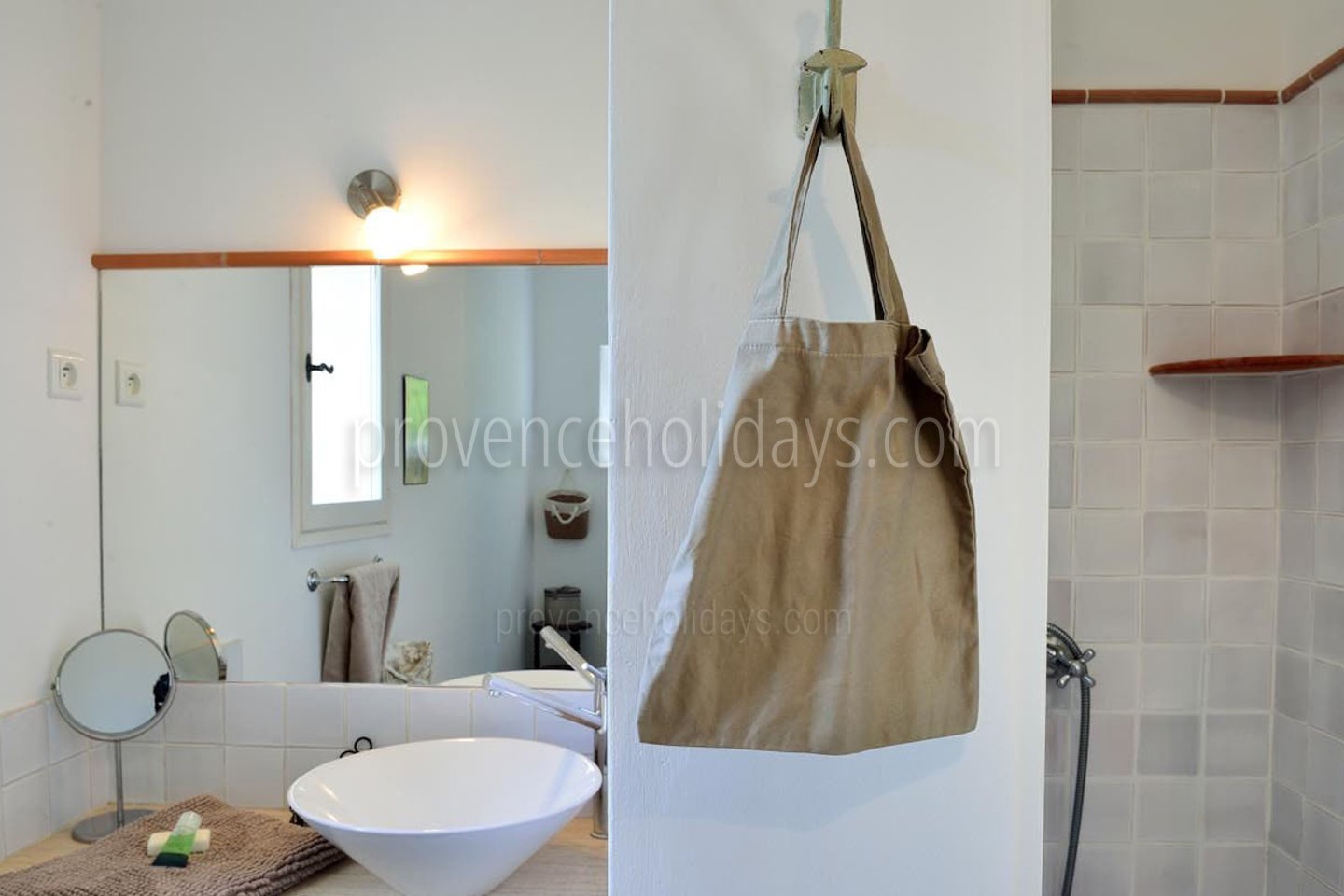 21 - La Bastide des Chênes: Villa: Bathroom
