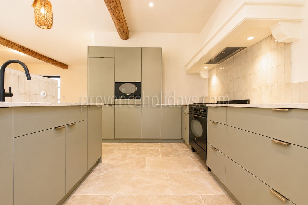 14 - Renoviertes Dorfhaus in Maussane-les-Alpilles: Villa: Interior