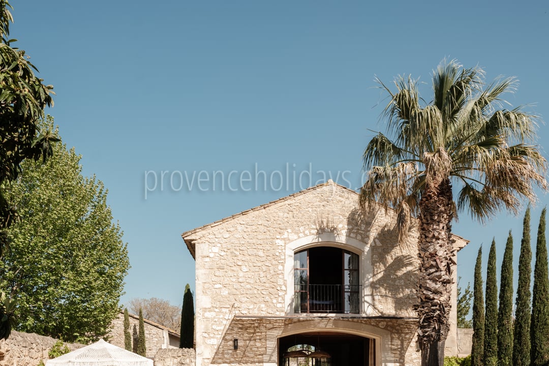 3 - Mas des Oliviers: Villa: Exterior