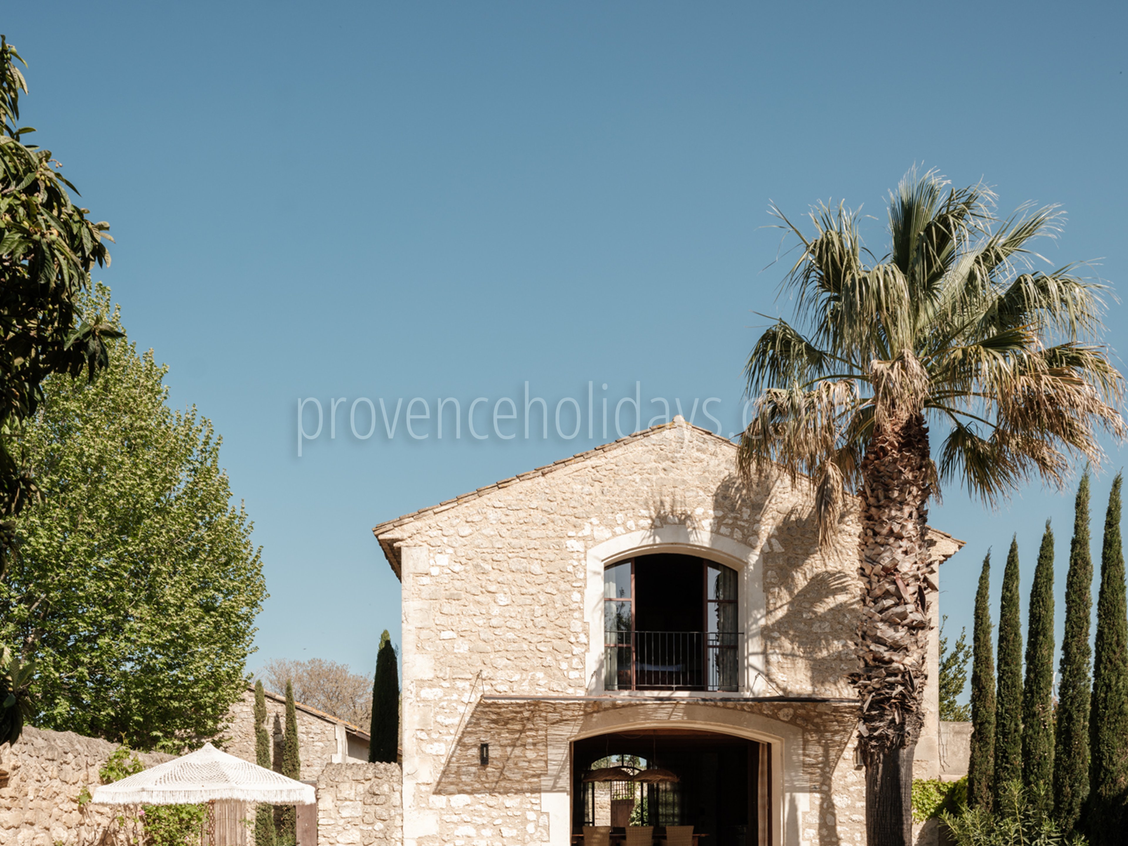 3 - Mas des Oliviers: Villa: Exterior