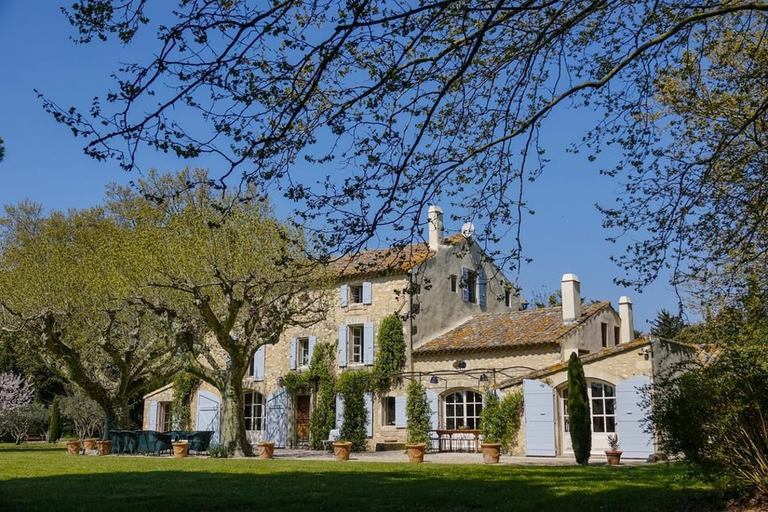 Gorgeous estate with private tennis Court near Saint-Rémy