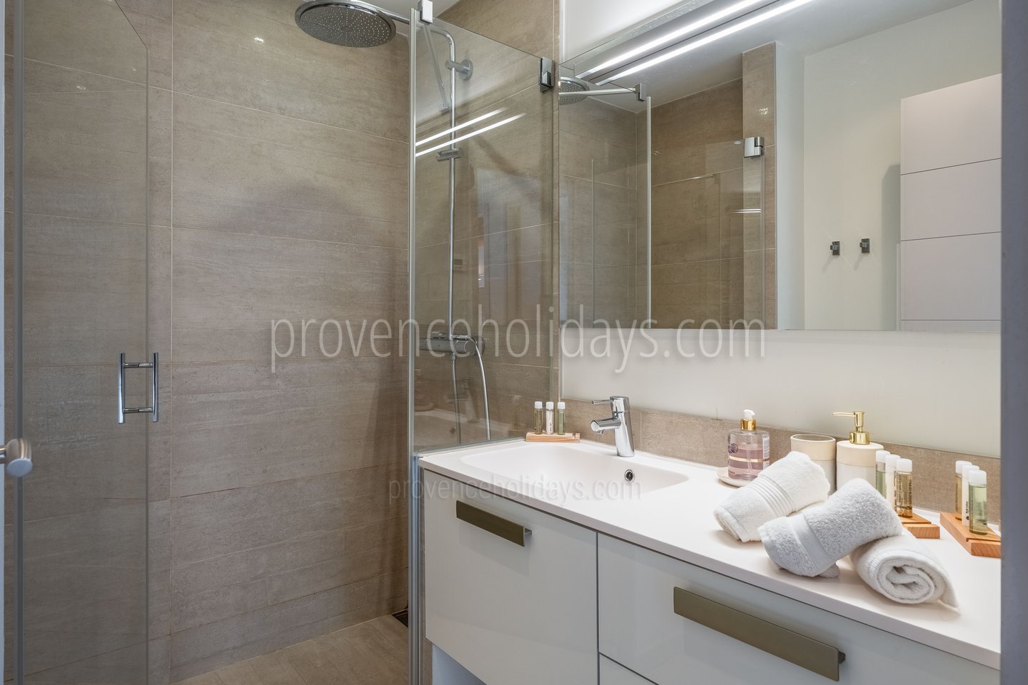 61 - Maison Eden: Villa: Bathroom