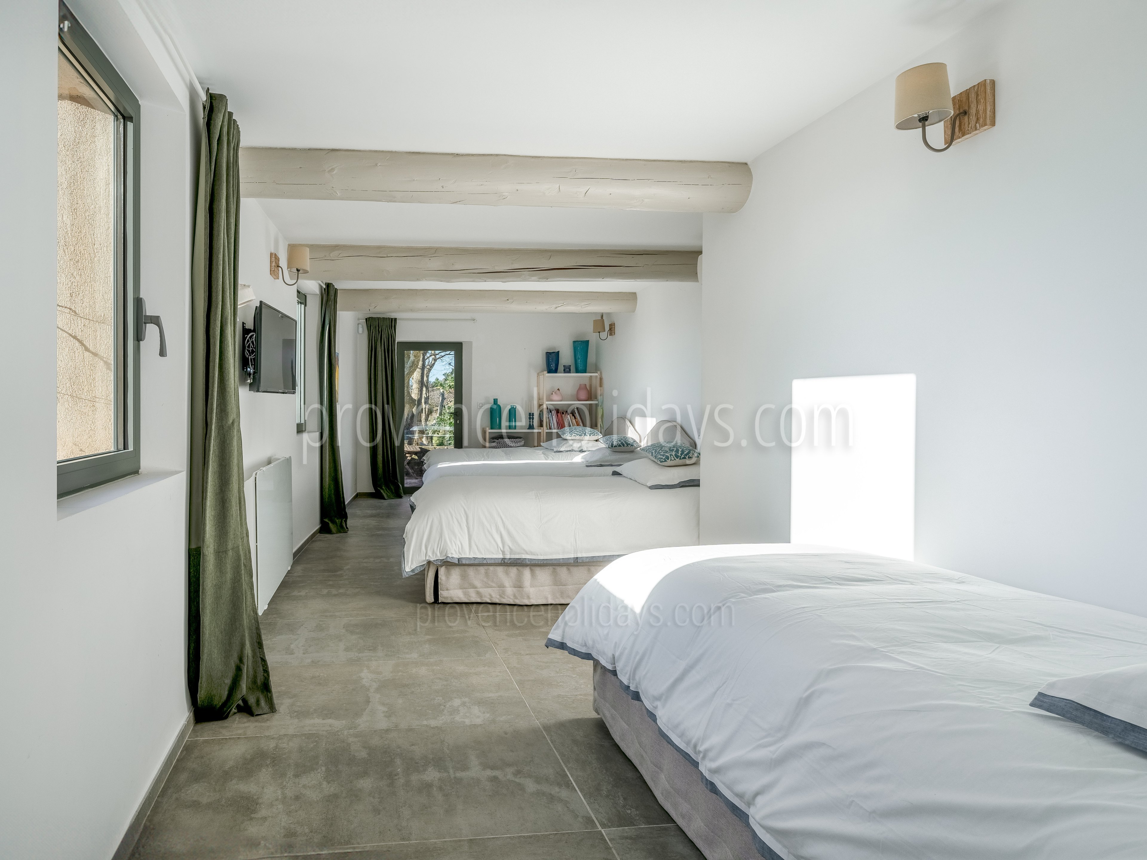 27 - Domaine de la Bouisse: Villa: Bedroom