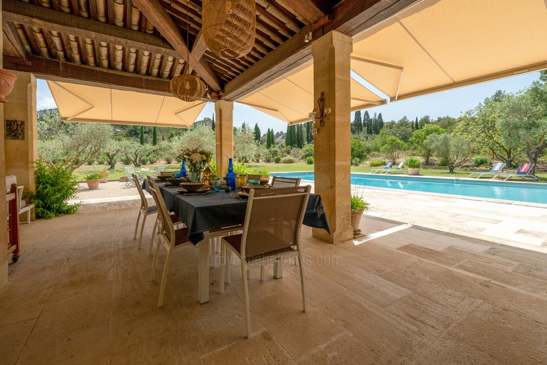 18 - Mas des Trois Cyprès: Villa: Exterior
