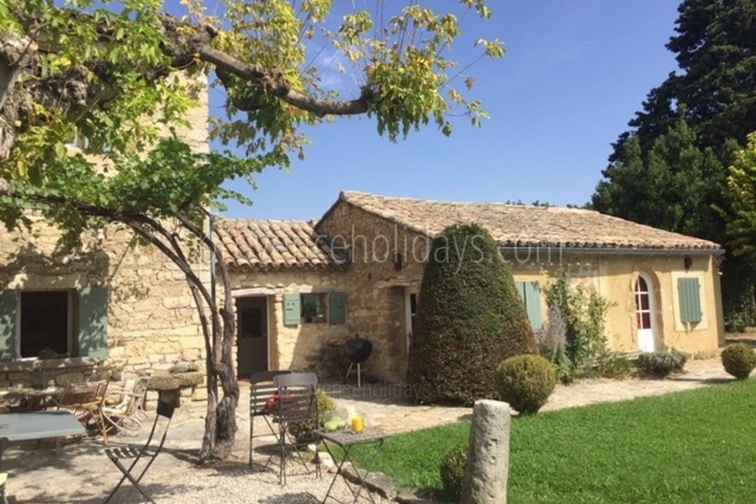 9 - Mas de Charla: Villa: Exterior