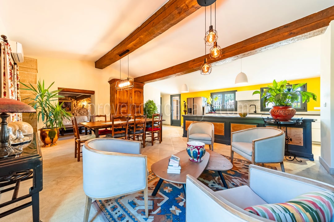 9 - Characterful mas in Bonnieux: Villa: Interior