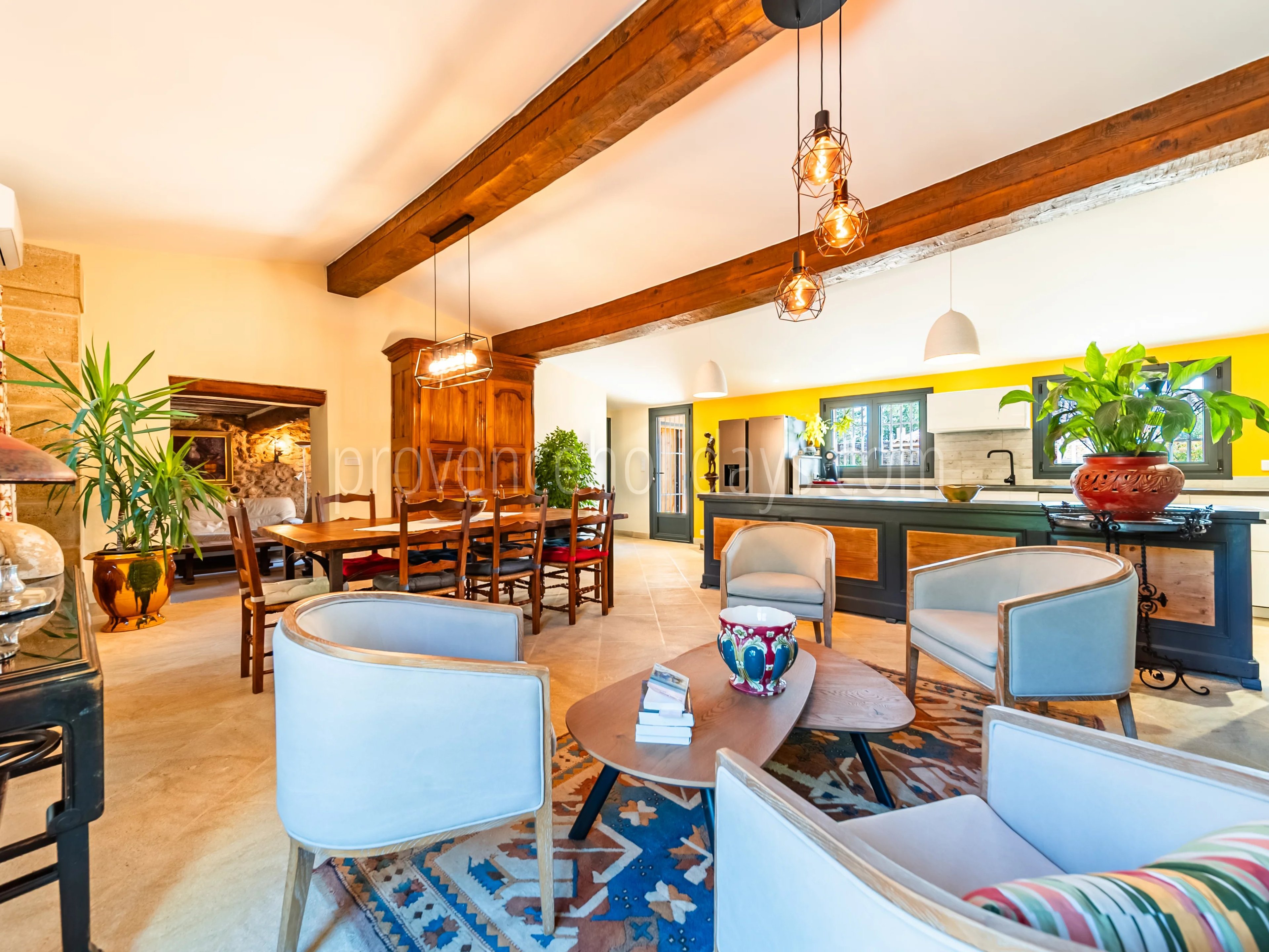 9 - Characterful mas in Bonnieux: Villa: Interior