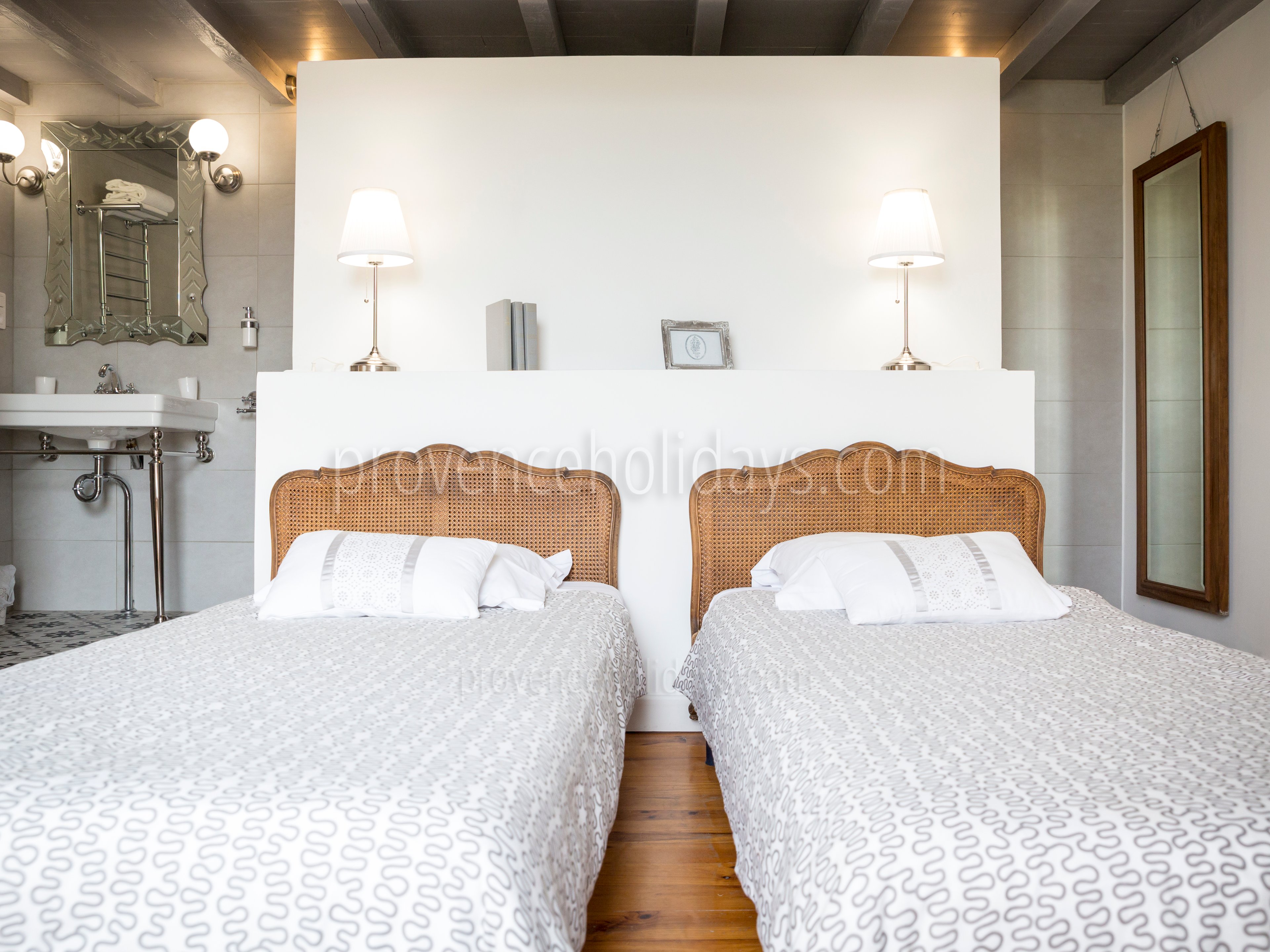 13 - Mas de Mazette: Villa: Bedroom