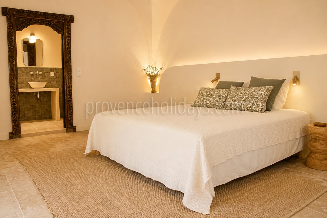 41 - Mas rénové à pied d\'Eygalières: Villa: Bedroom