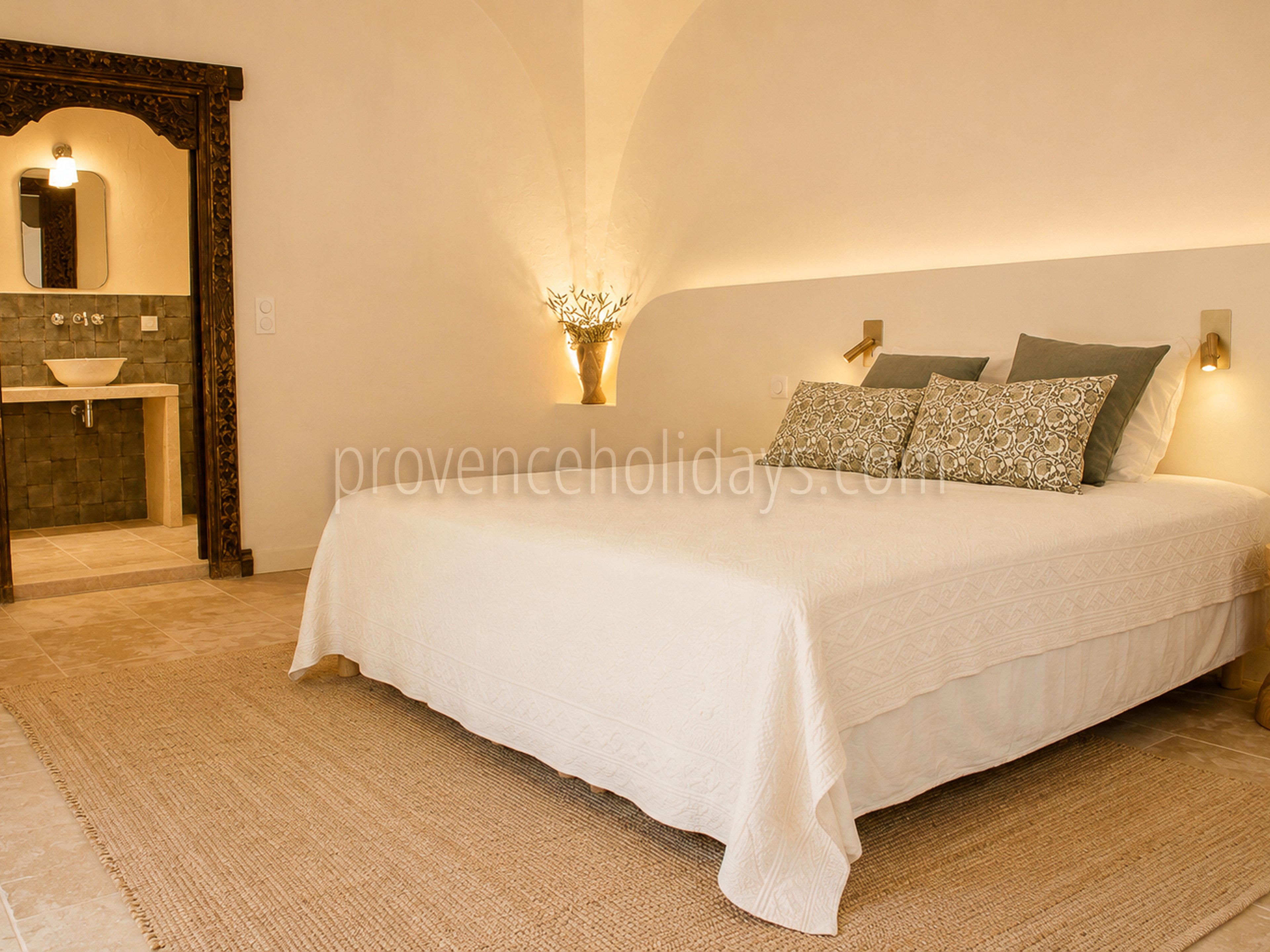 41 - Mas rénové à pied d\'Eygalières: Villa: Bedroom