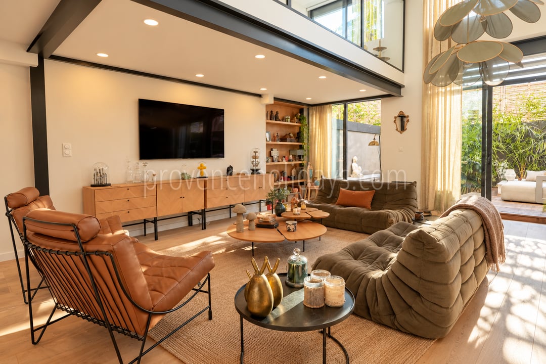 5 - A stunning loft within walking distance of the town centre: Villa: Interior