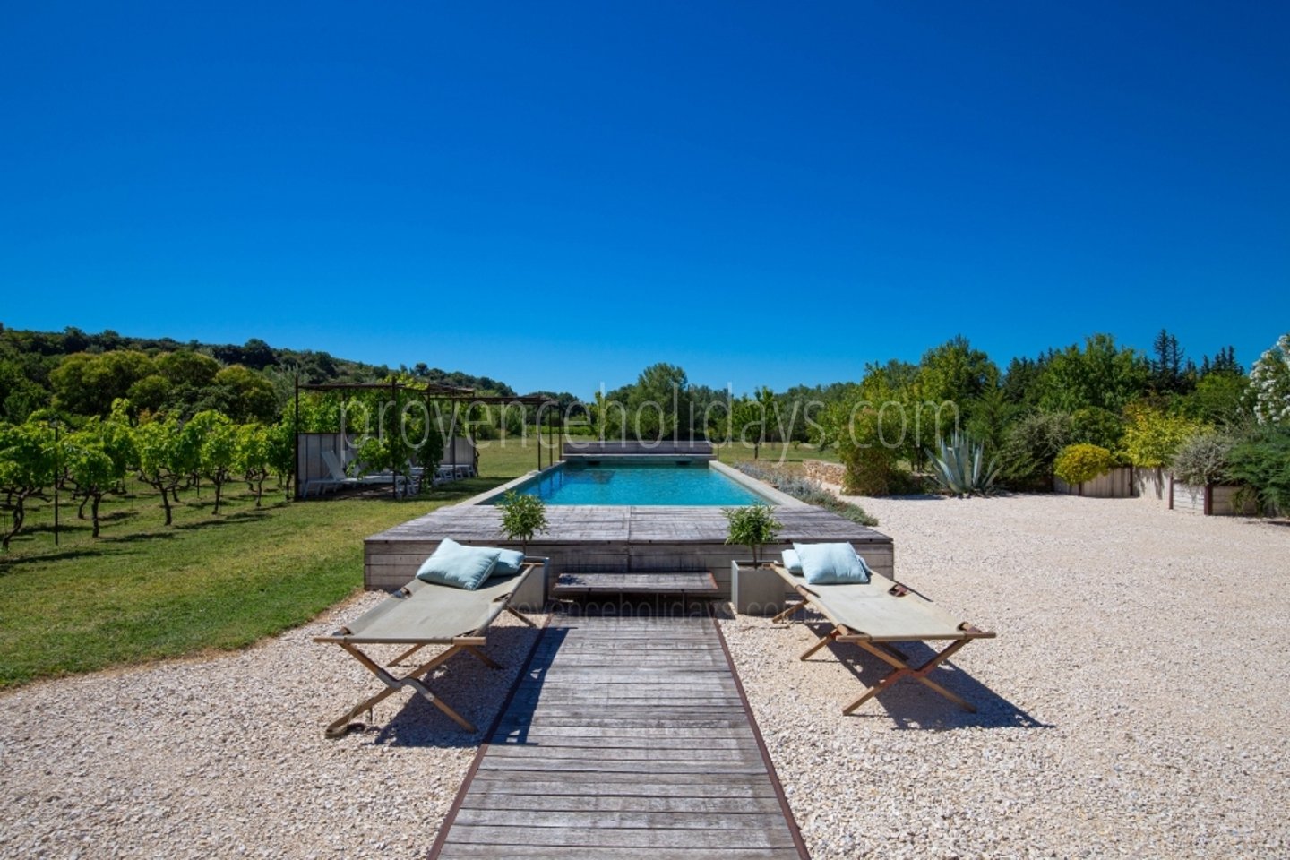 12 - Villa Beaumes: Villa: Exterior