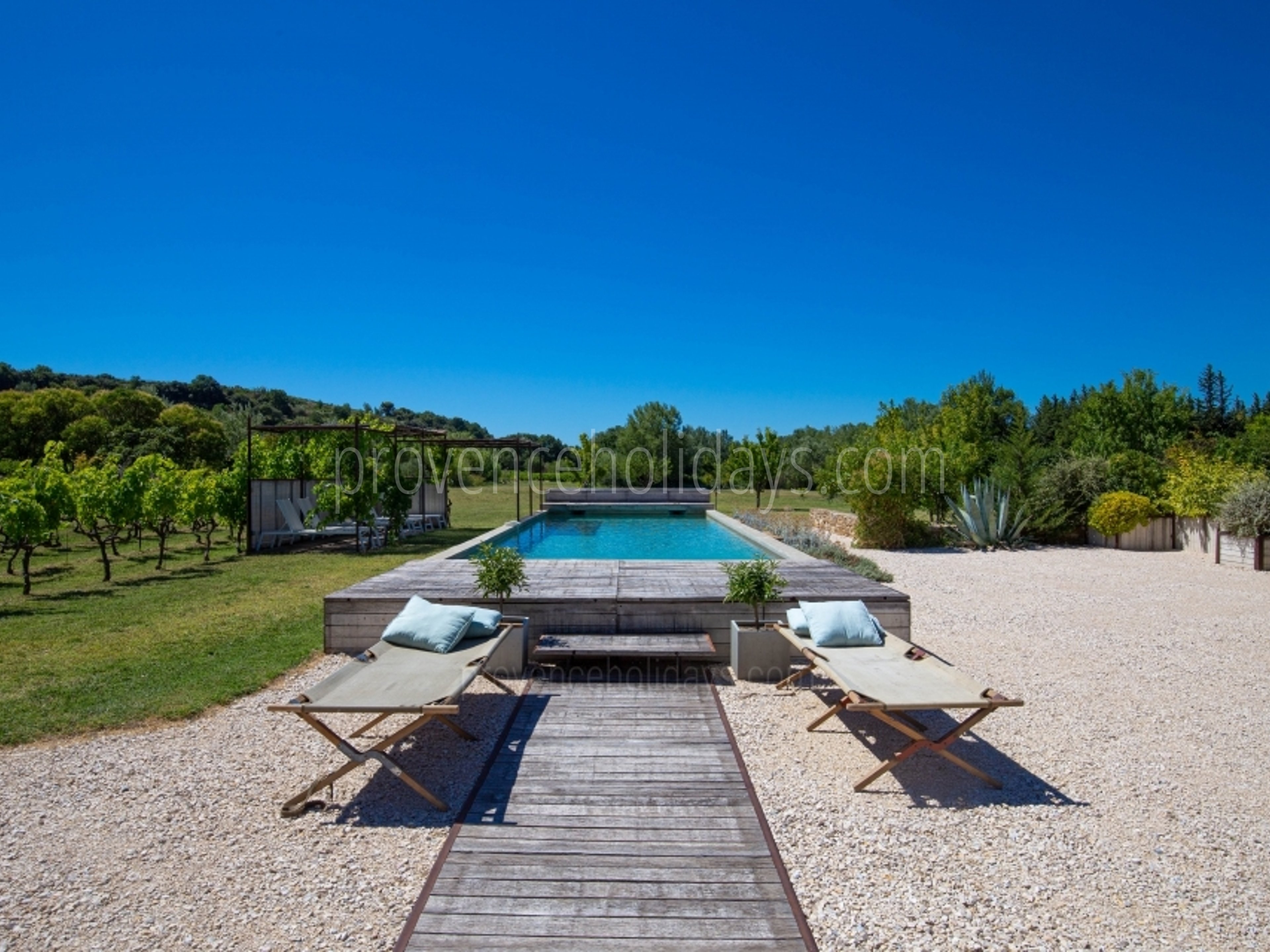 12 - Villa Beaumes: Villa: Exterior