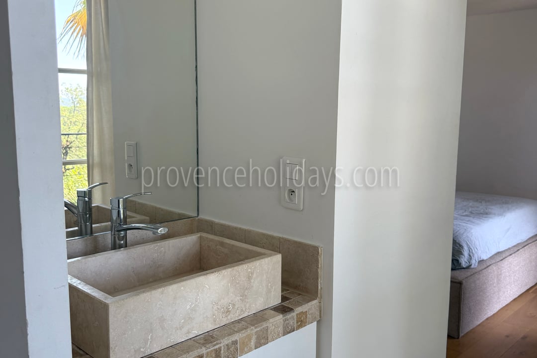4 - Villa les Pins: Villa: Bathroom