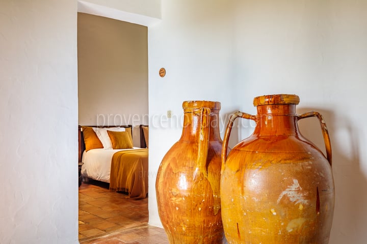 23 - Bastide de Luberon: Villa: Interior