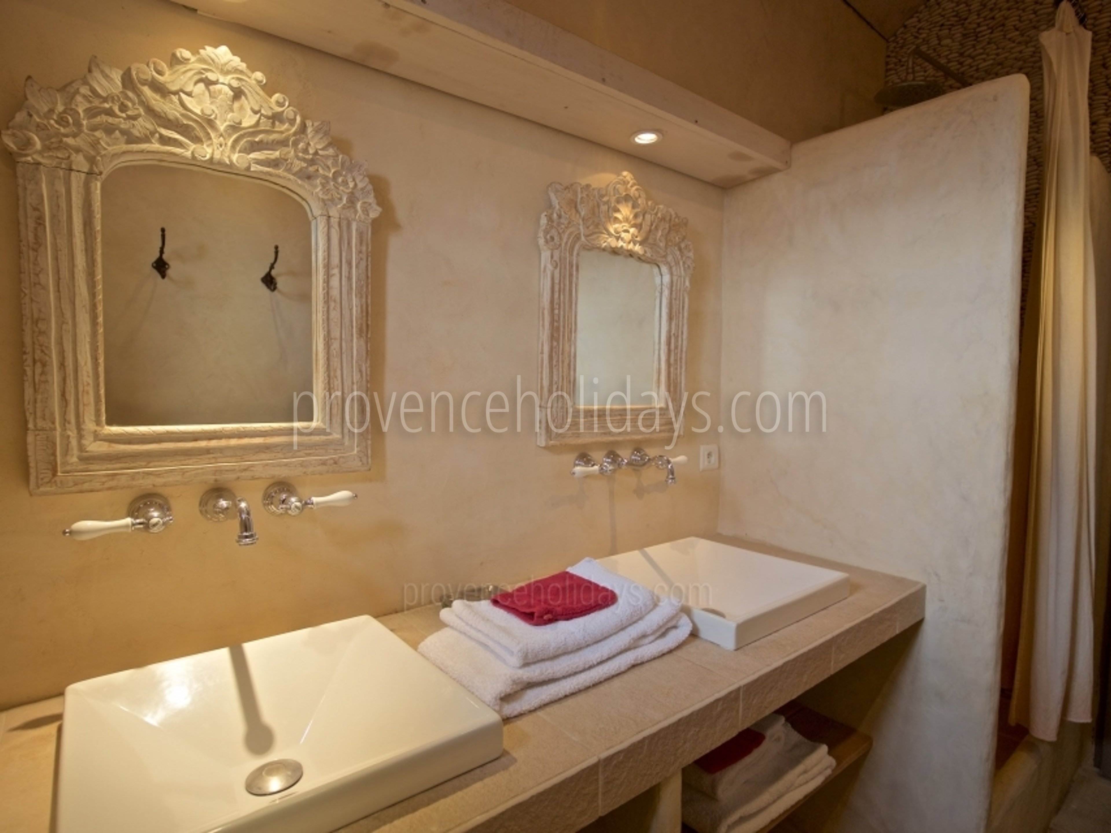 53 - Mas de Beaumes: Villa: Bathroom