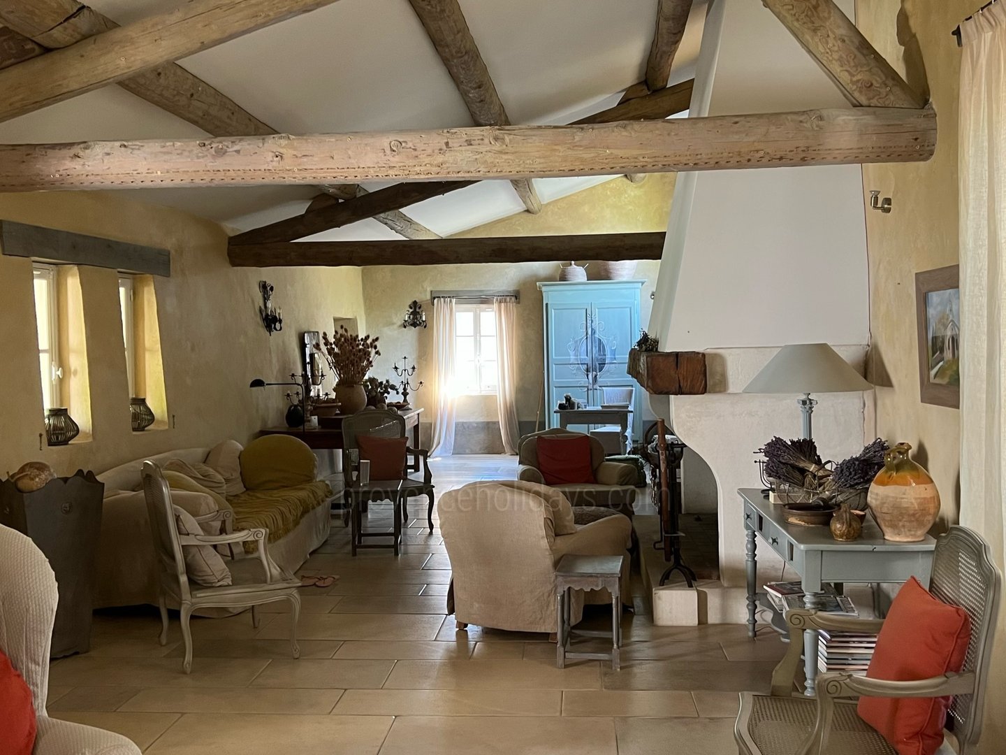 11 - Mas Pasquette: Villa: Interior