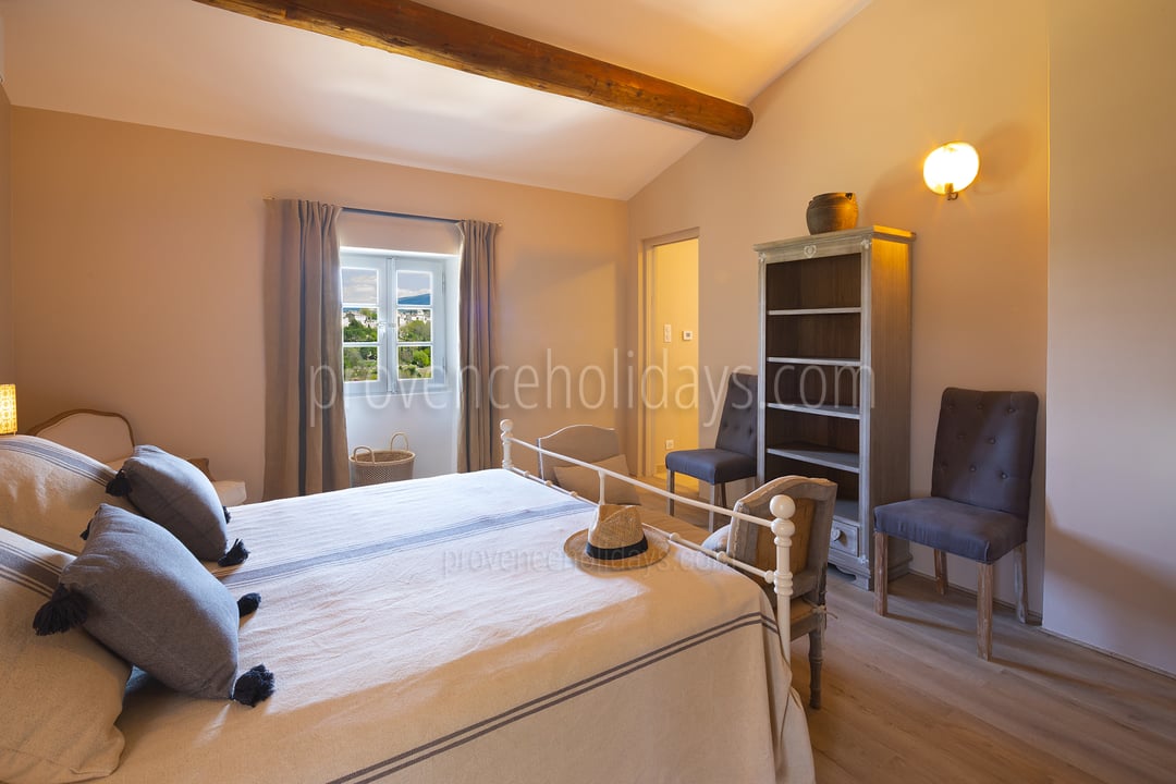 26 - Maison Ménerbes: Villa: Bedroom