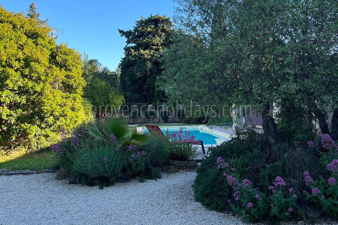 Familienhaus in Saint-Rémy mit Schwimmbad und privatem Garten