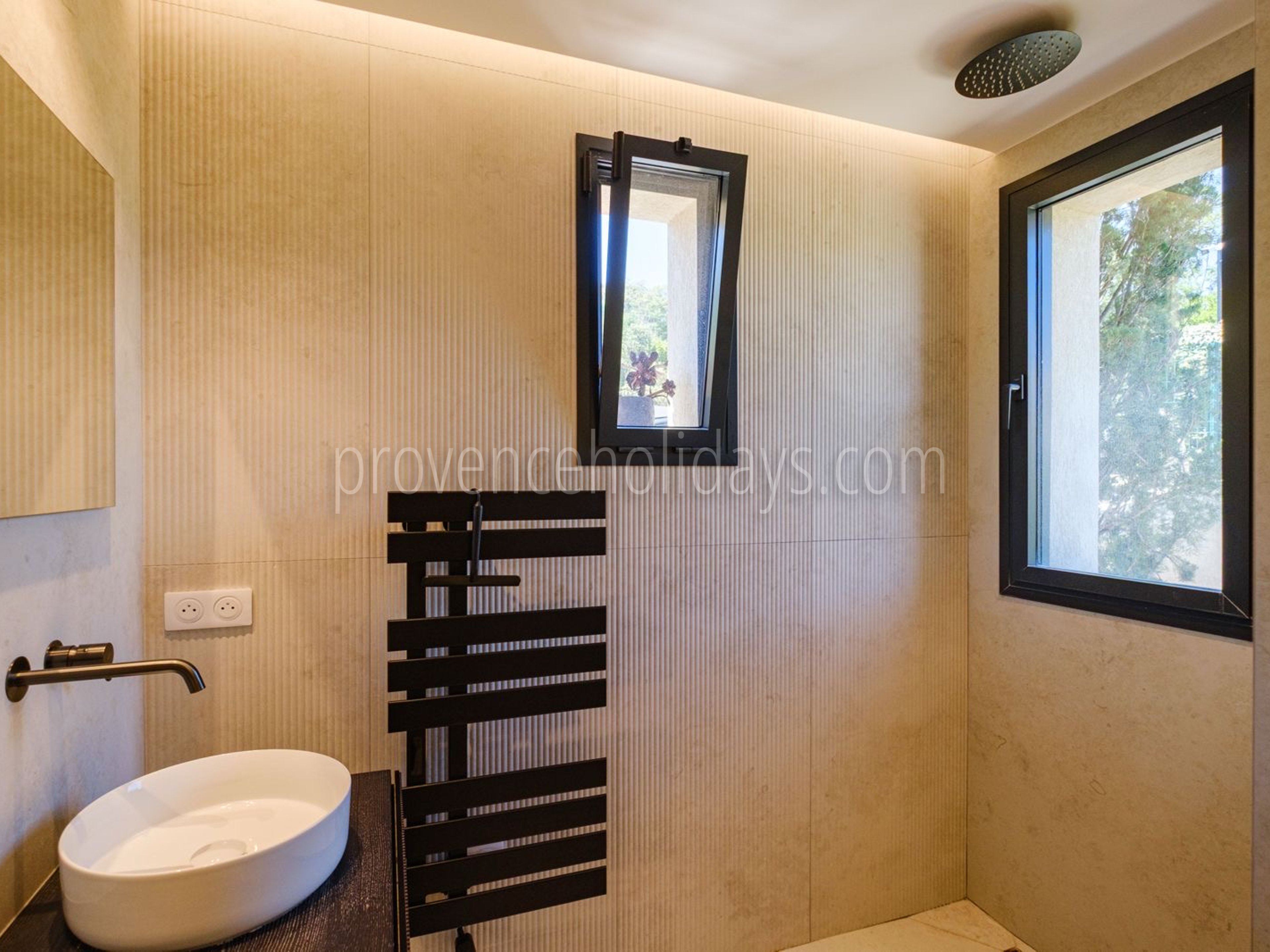 12 - Villa Riviera: Villa: Bathroom