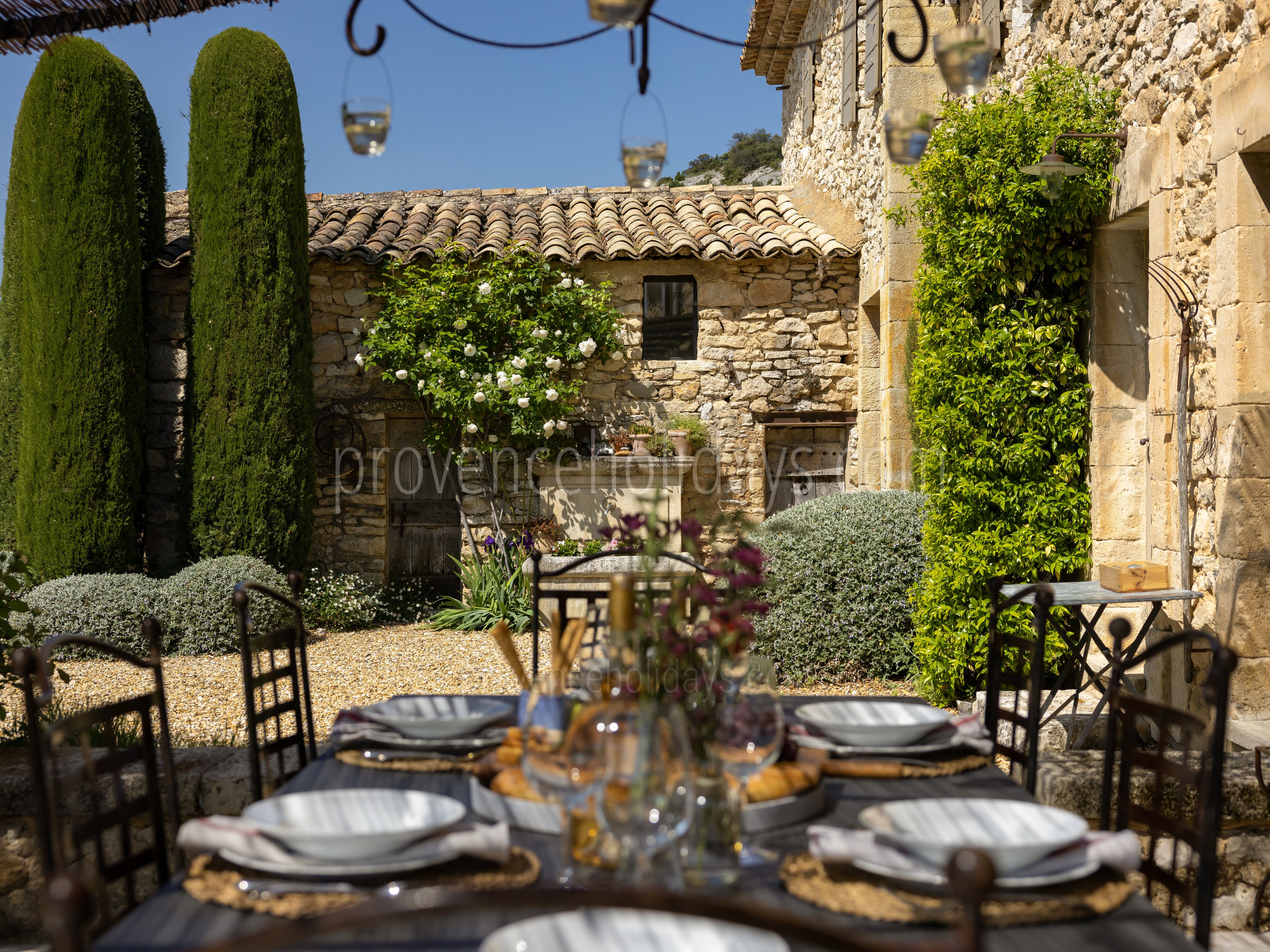 29 - Le Mas de Murs: Villa: Exterior