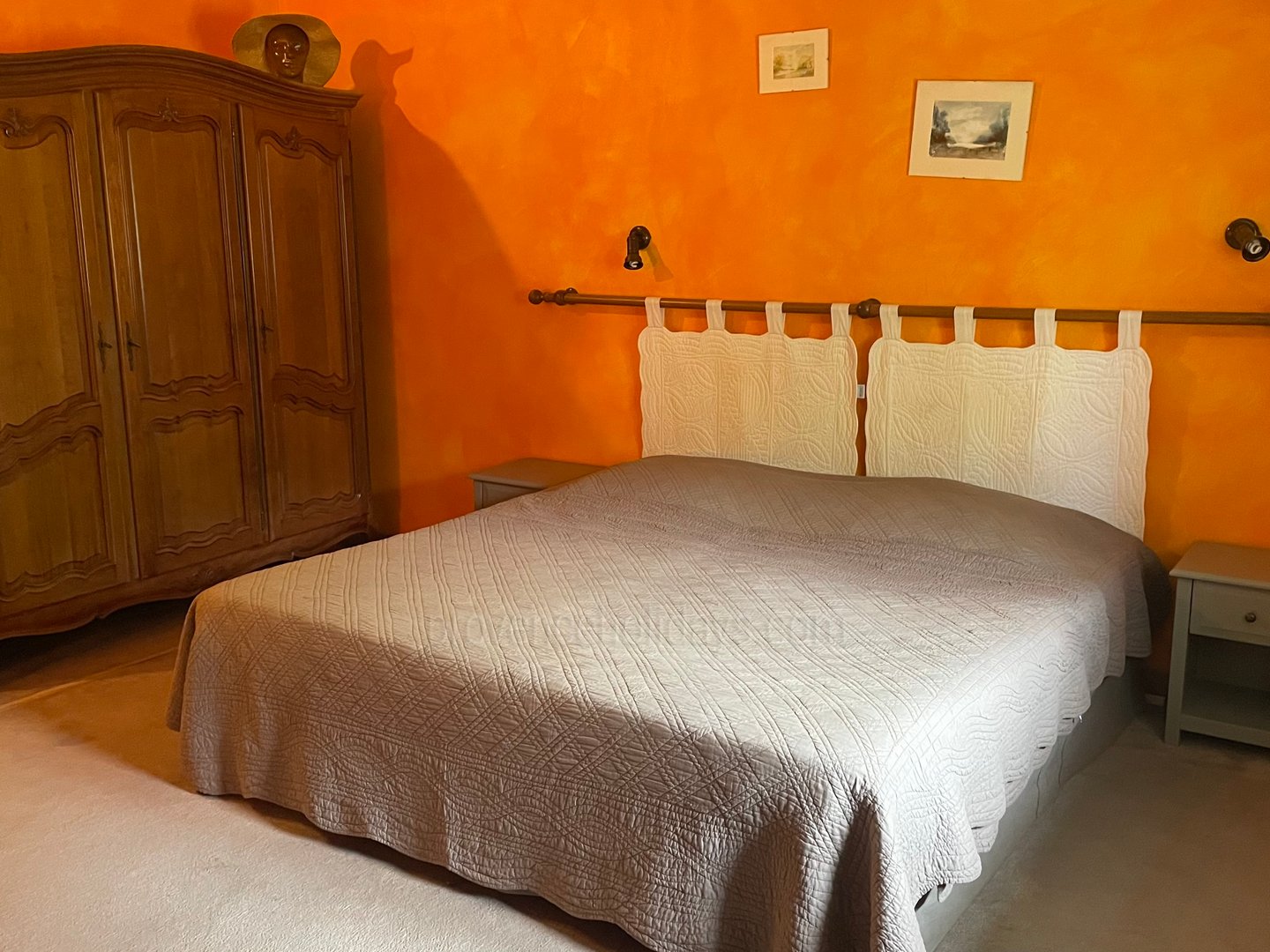 8 - La Grange de la Roque: Villa: Bedroom