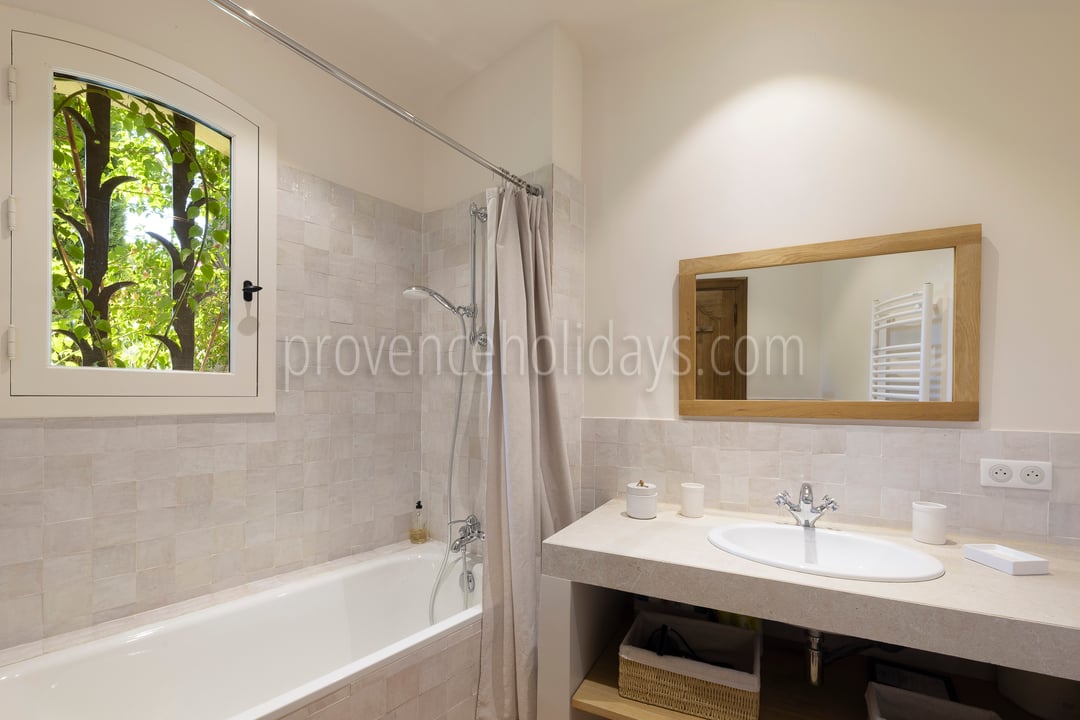 18 - Le Mas de l\'Auro: Villa: Bathroom 3