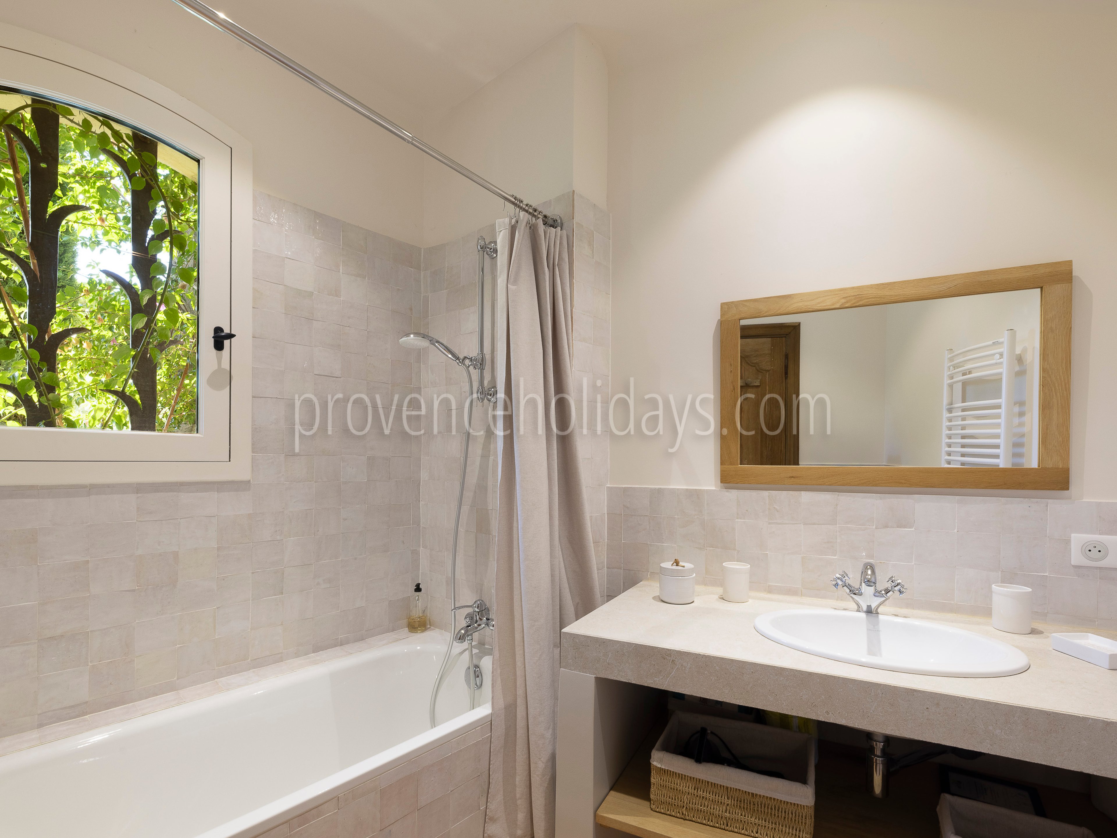 18 - Le Mas de l\'Auro: Villa: Bathroom 3