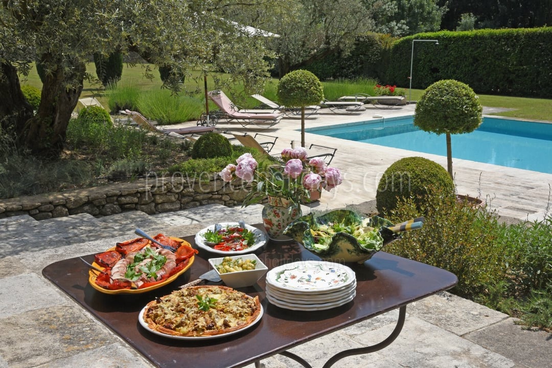 36 - Le Mas des Buis: Villa: Exterior