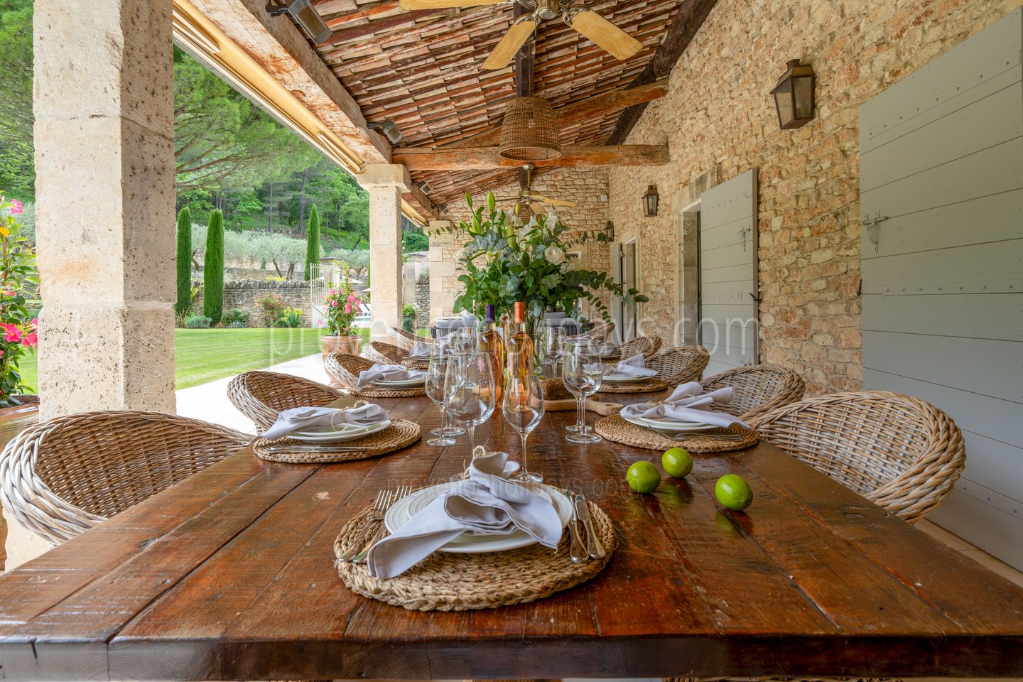 6 - Le Mas de Goult (24): Villa: Exterior