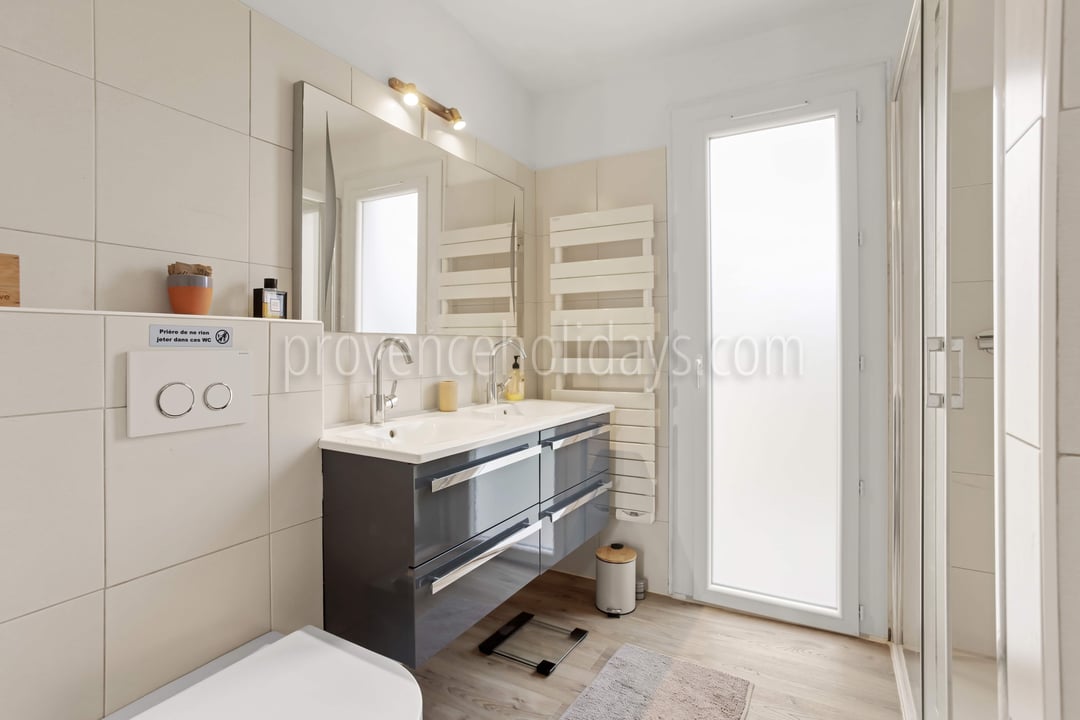 9 - Villa Glory: Villa: Bathroom
