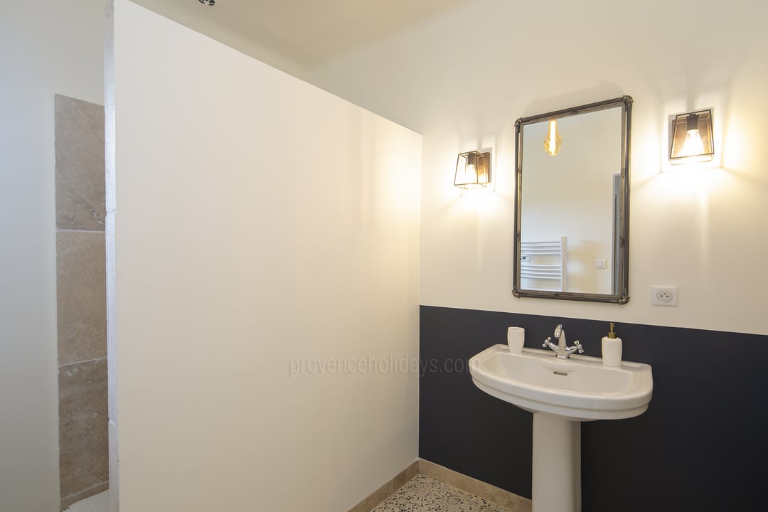 26 - Maison des Siècles: Villa: Bathroom