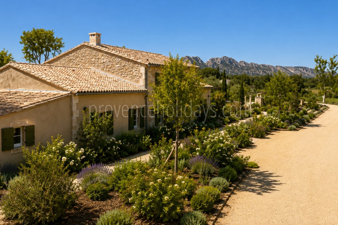 4 - Mas mit Tennisplatz in Eygalières: Villa: Exterior