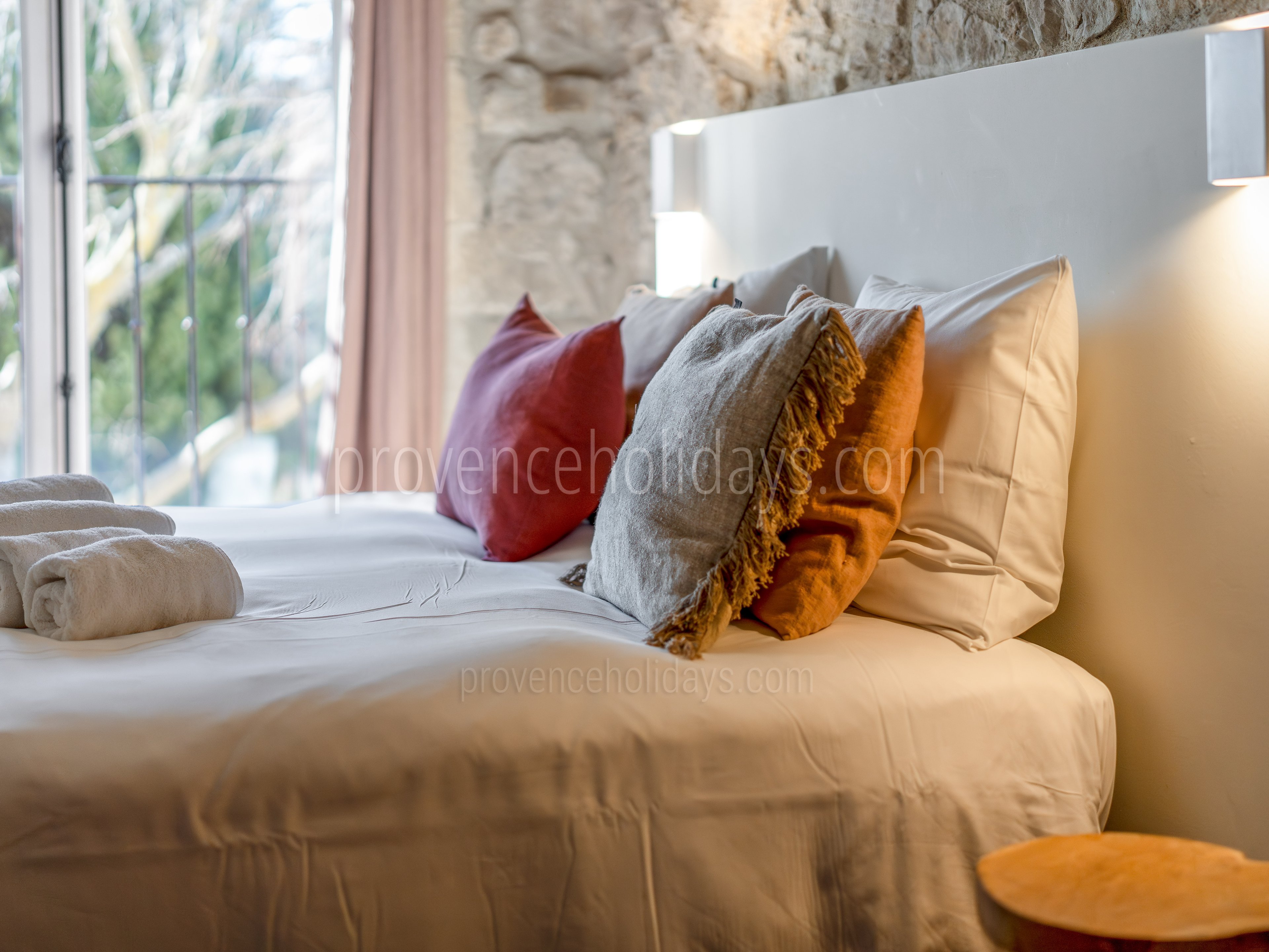 26 - Mas des Roches: Villa: Bedroom