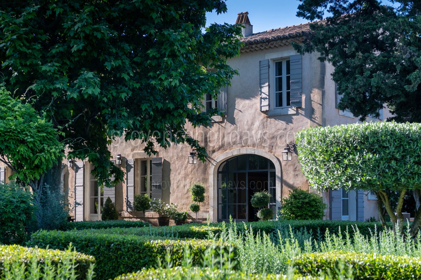 13 - Mas des Étoiles: Villa: Exterior
