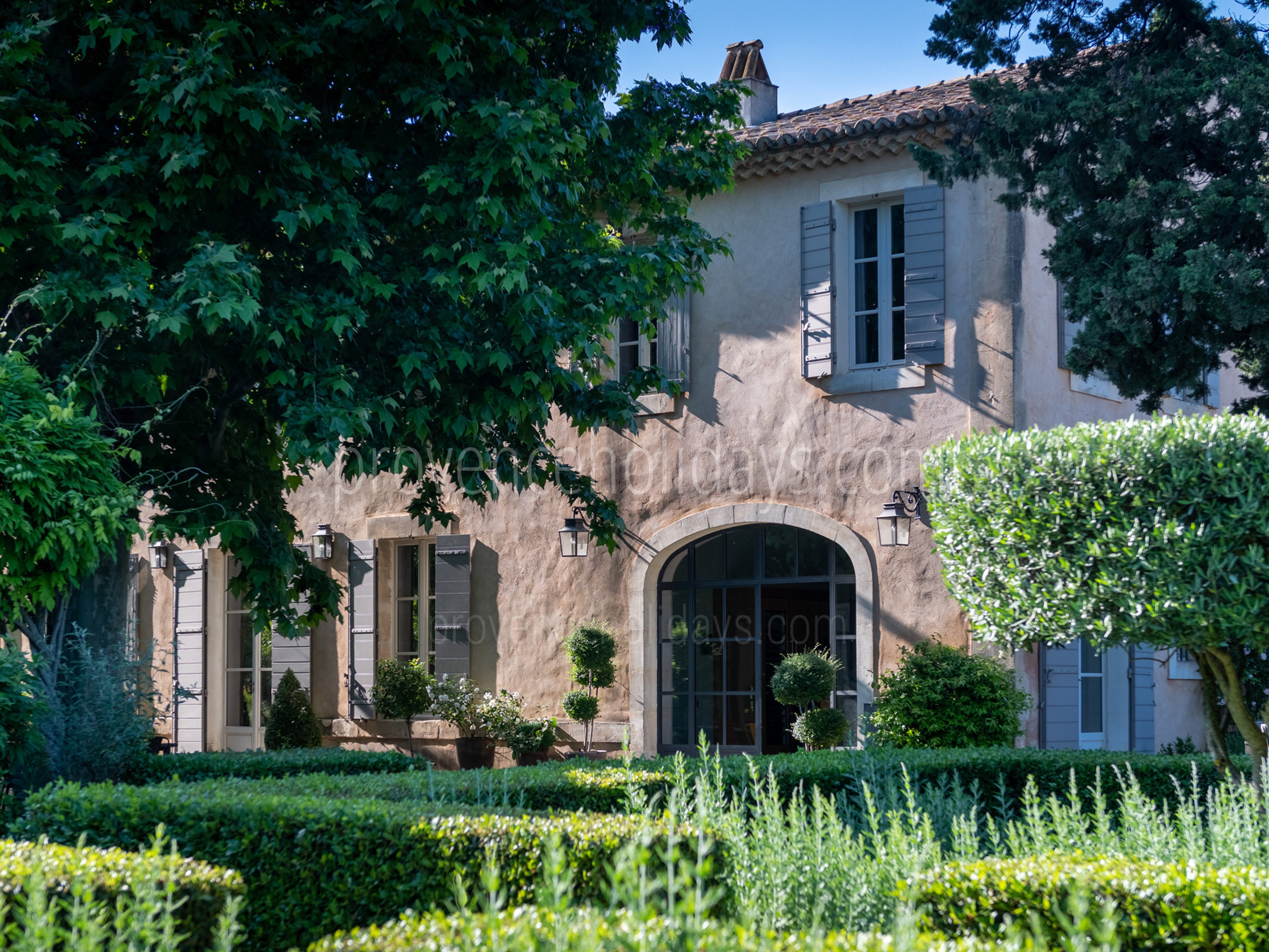 13 - Mas des Étoiles: Villa: Exterior