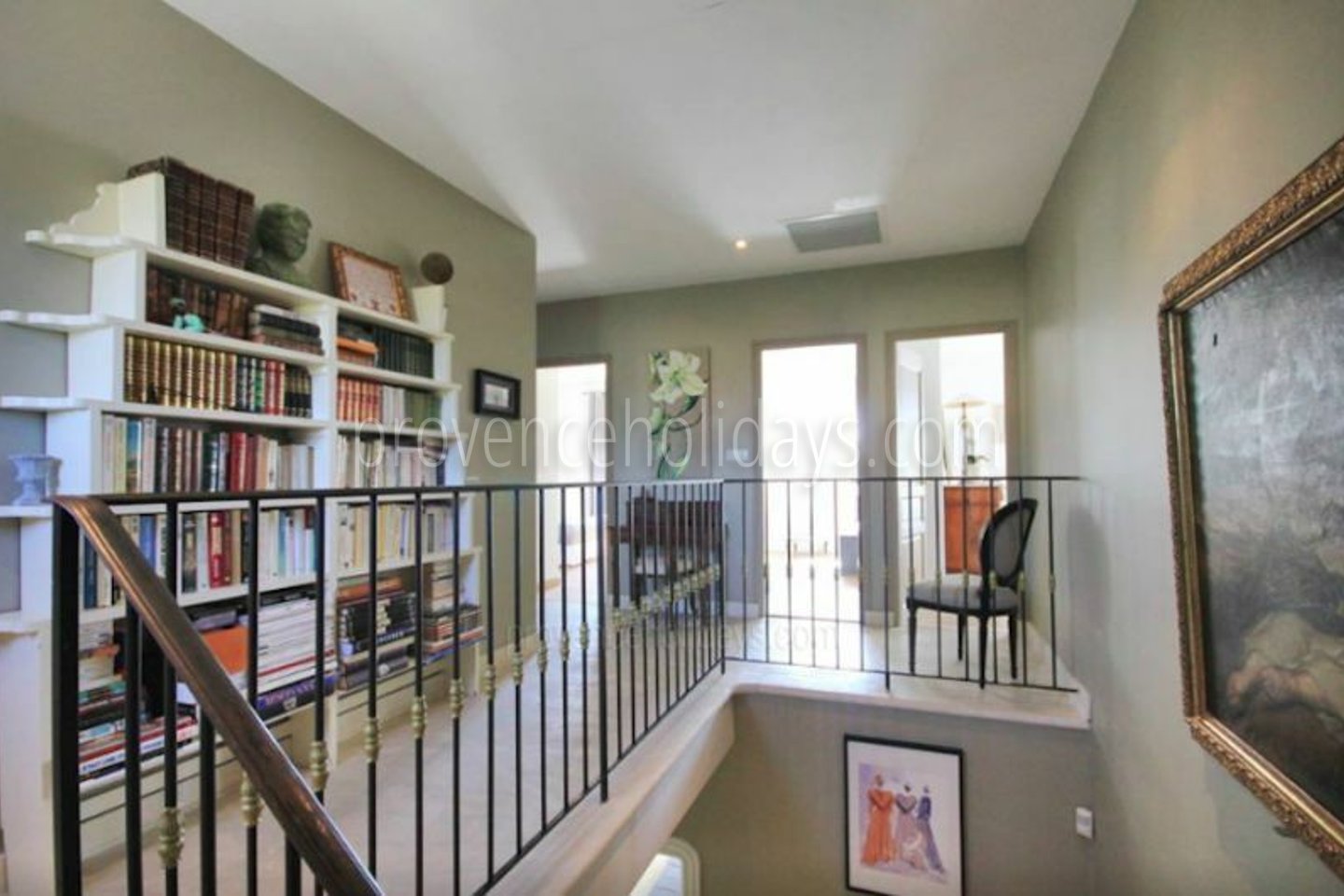 9 - Chez Sarah: Villa: Interior
