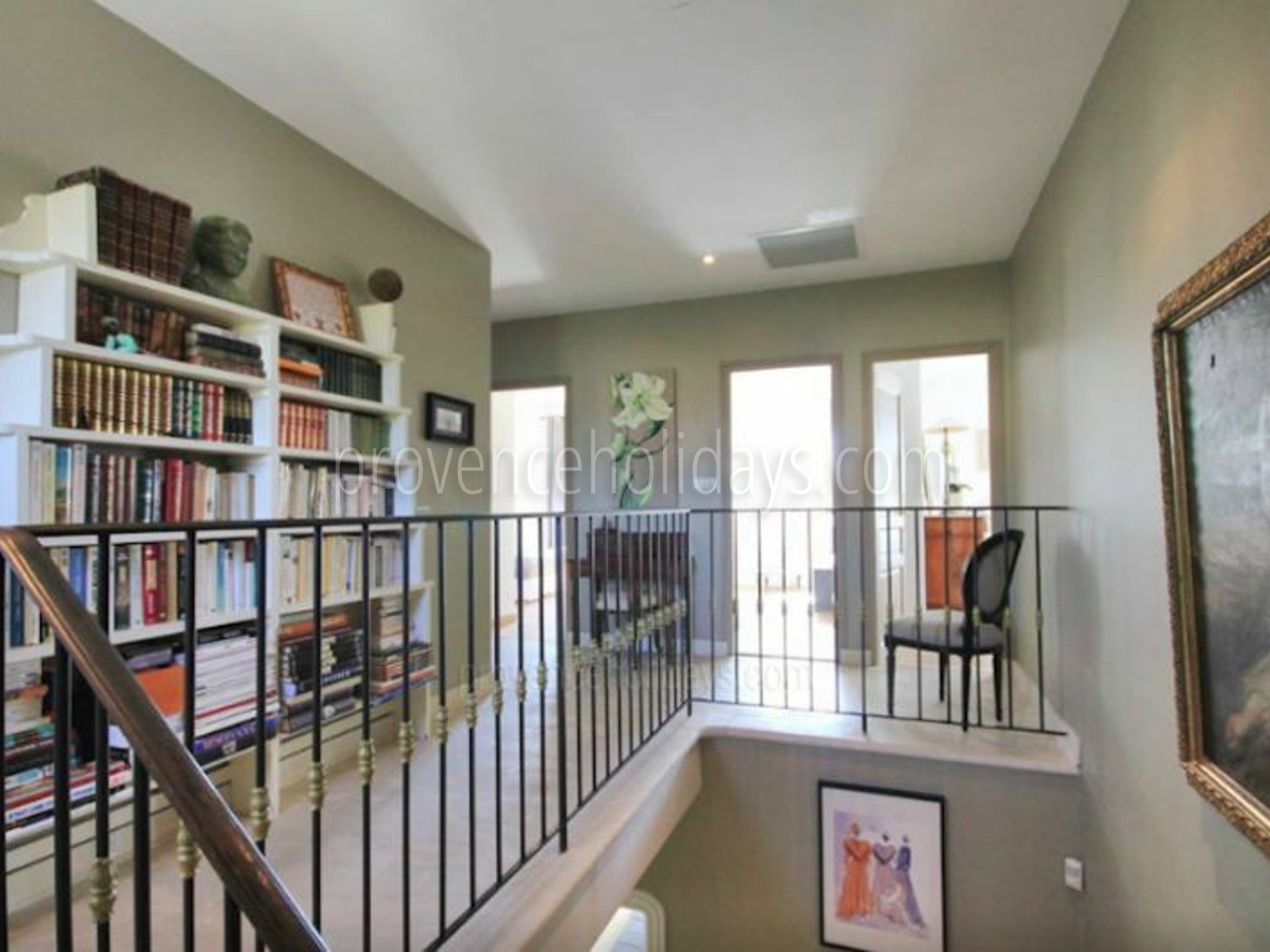 9 - Chez Sarah: Villa: Interior