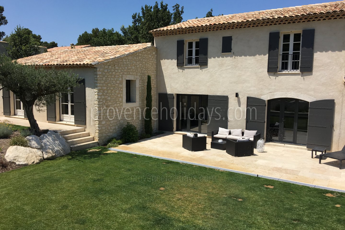 14 - Le Mas Provençal: Villa: Exterior