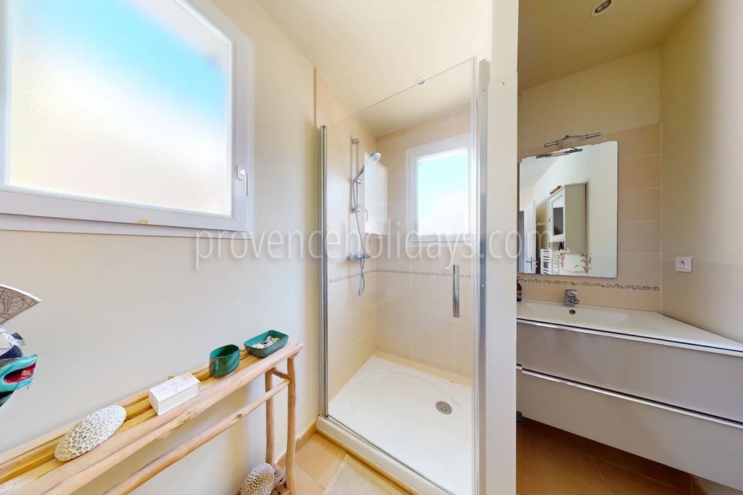 9 - Traditionelle Villa in Cavalaire-sur-Mer: Villa: Bathroom
