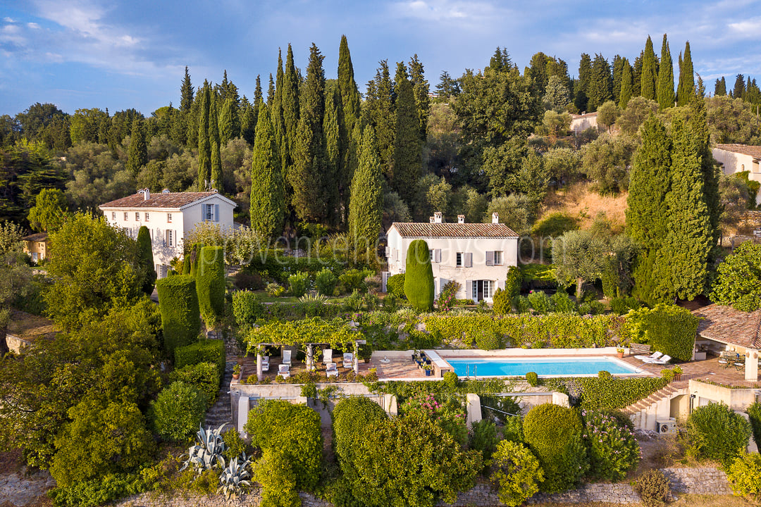 4 - Domaine Alta Vista: Villa: Exterior