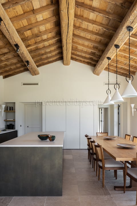 33 - Mas Chabaud: Villa: Interior