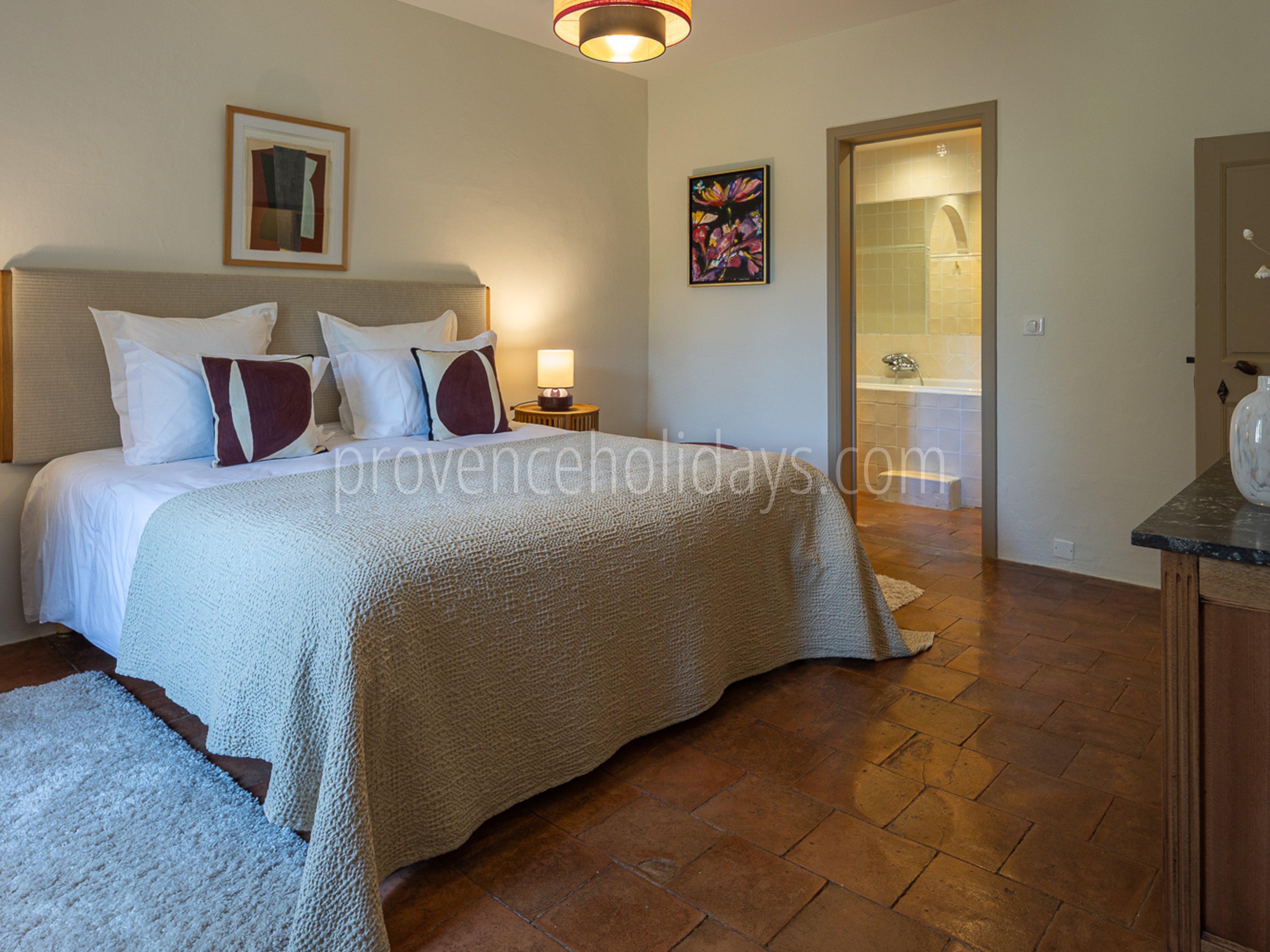 12 - Le Mas des Magnans: Villa: Bedroom