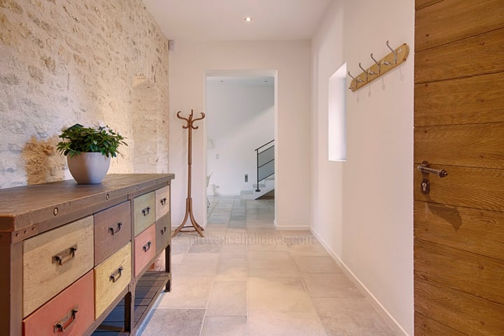 31 - Le Mas de la Pinède: Villa: Interior