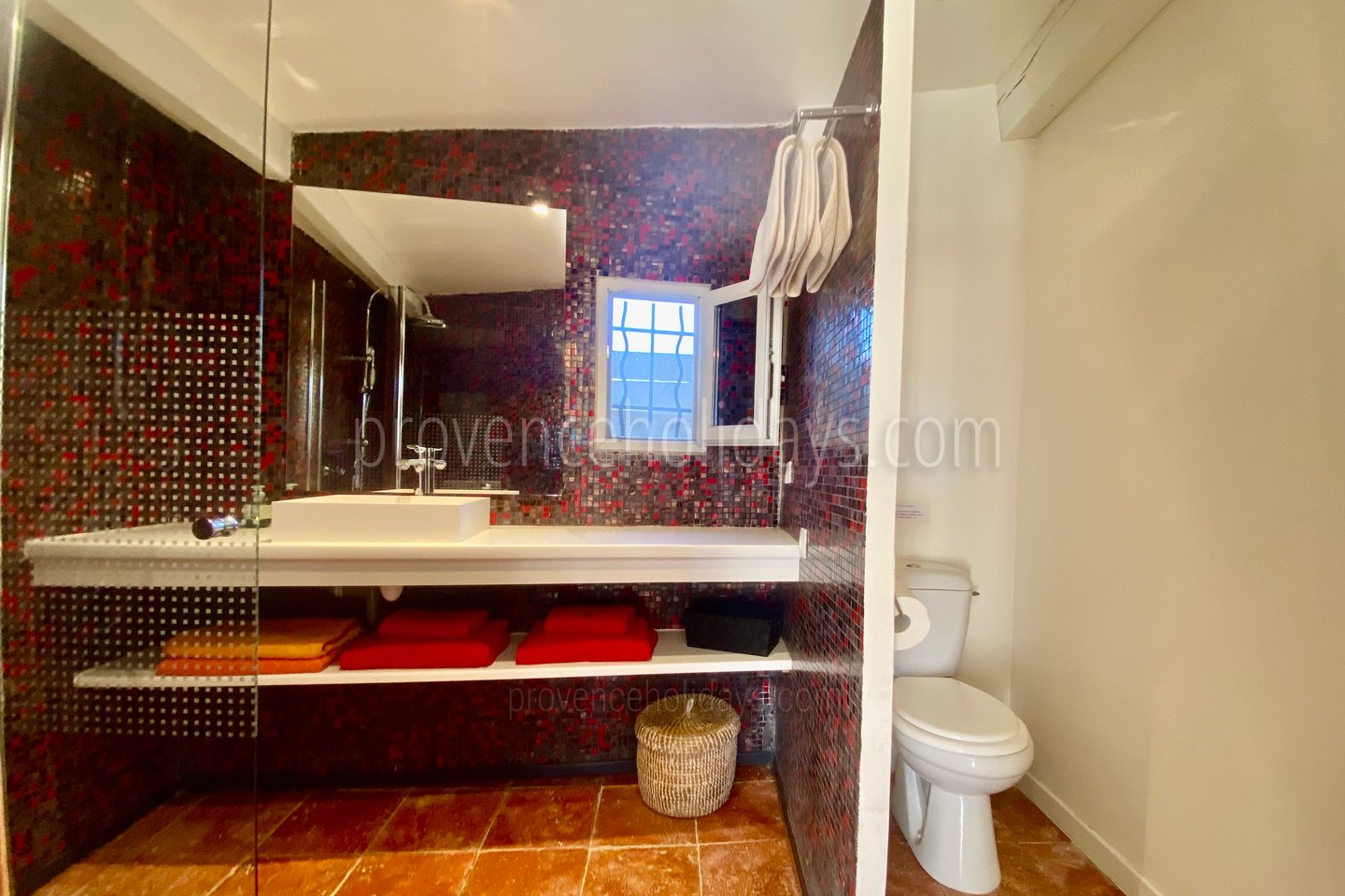 27 - Villa des Lices: Villa: Bathroom