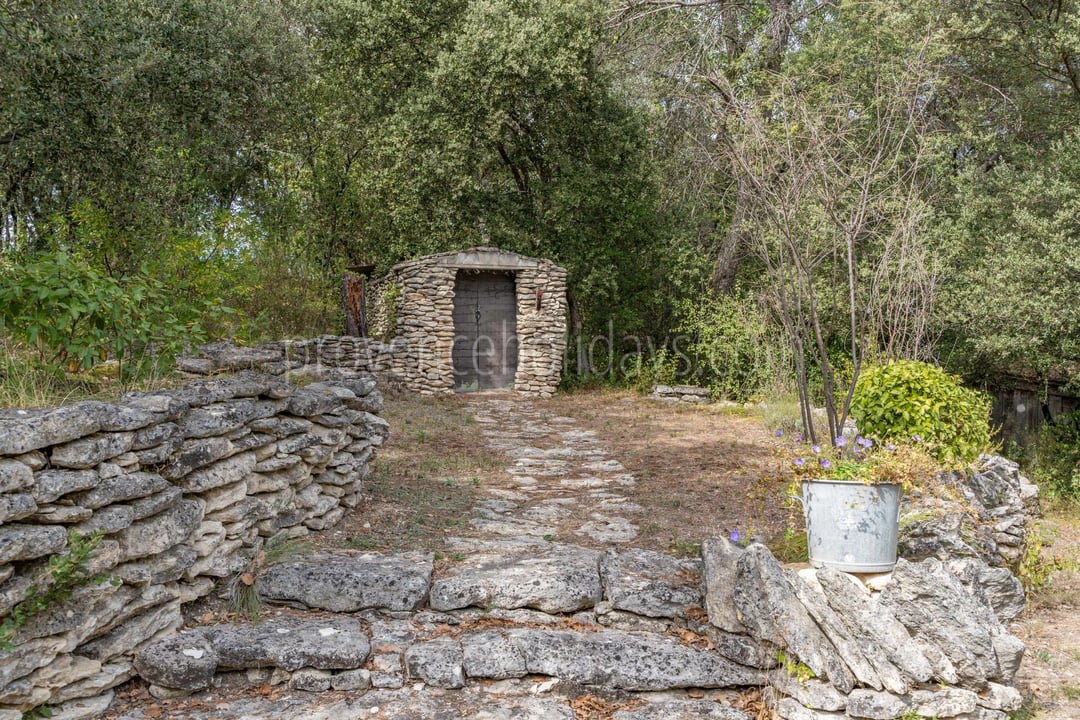 House with renovated pool in the golden triangle of Ménerbes Stone house in Ménerbes - 10