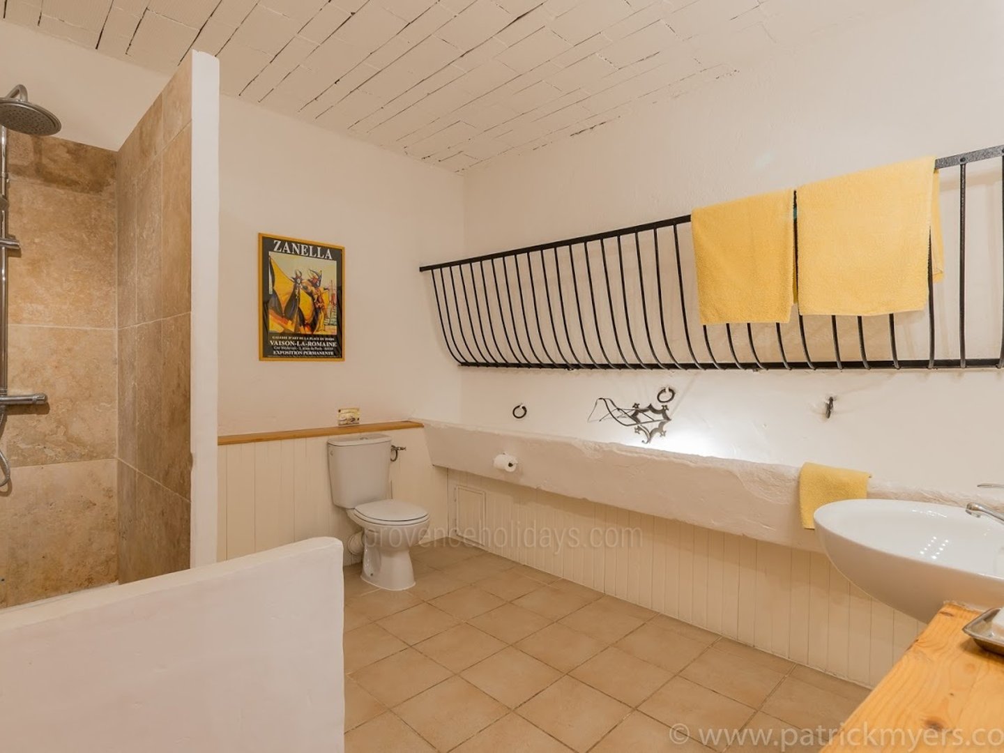 9 - Bastide du Luberon: Villa: Bathroom